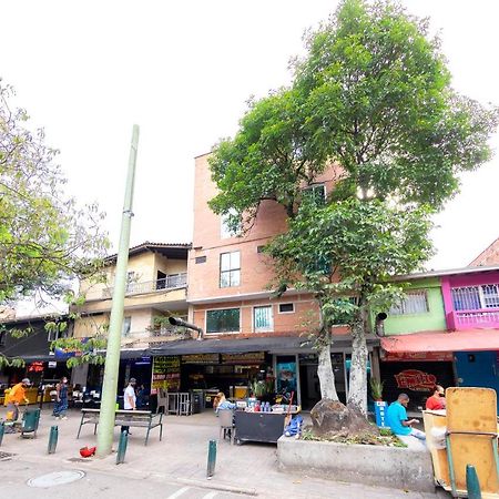 Ayenda Florida Nueva Hotel Medellín Buitenkant foto